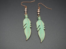 Load image into Gallery viewer, Feather patina earring