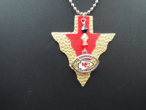 Arrowhead Necklace leather feel and crystals